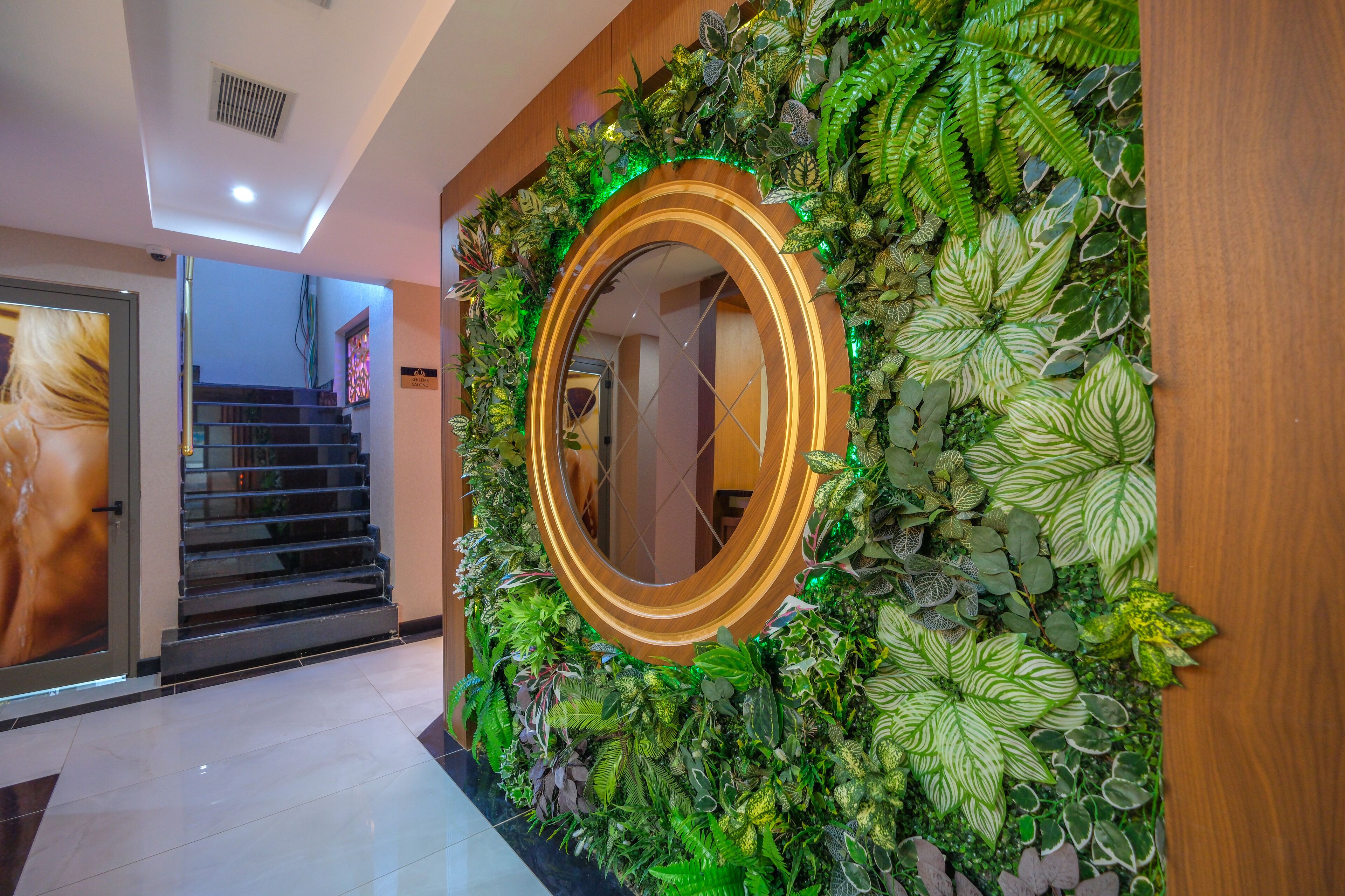 sauna, hot tub, hot stone massages, deep-tissue massages