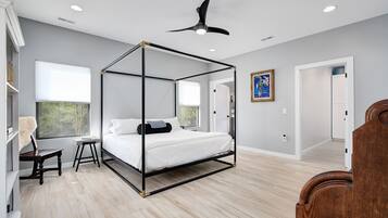 4 bedrooms, desk, iron/ironing board, travel crib