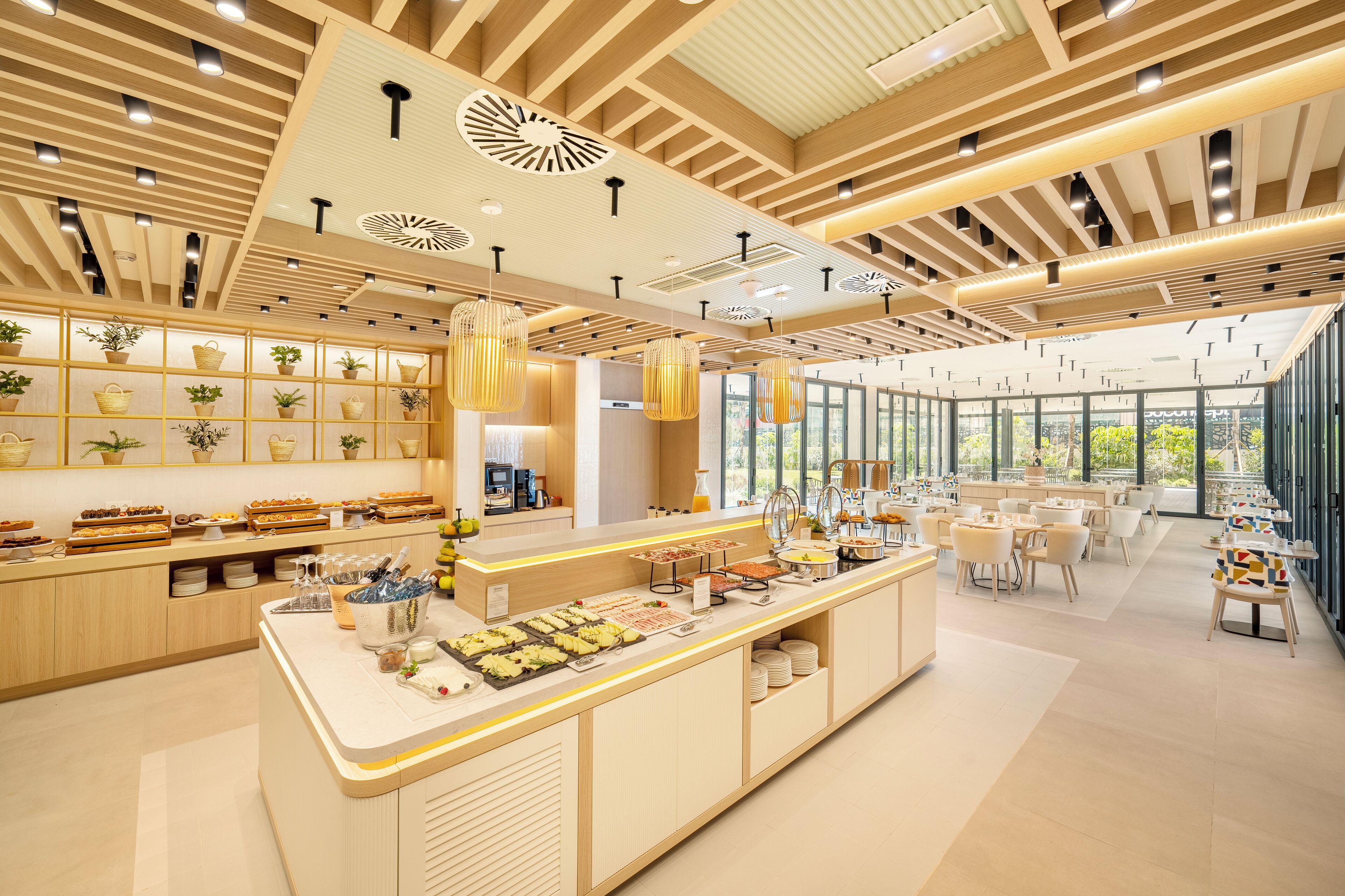 包含每日自助早餐