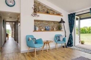 Interior - Ash Lodge - Exclusive Lodge with Hot Tub and stunning views (Bridport)