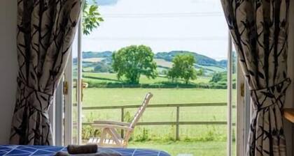 Ash Lodge - Exclusive Lodge with Hot Tub and stunning views