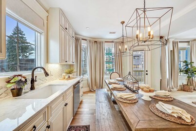 Contemporary Farmhouse-Style Retreat | near T