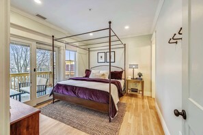 4 Schlafzimmer, Bügeleisen/Bügelbrett, Reisekinderbett, WLAN