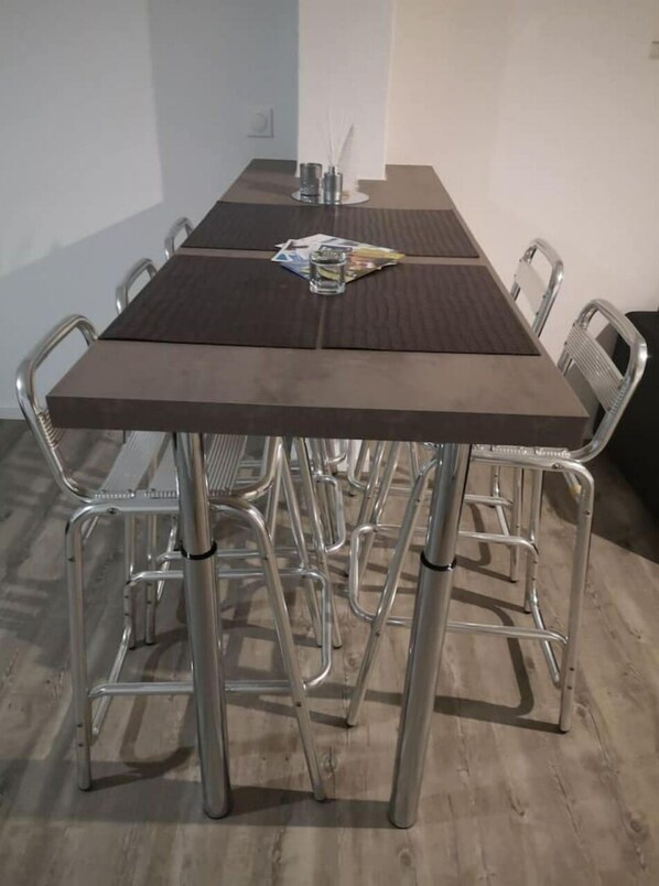 تناول الطعام