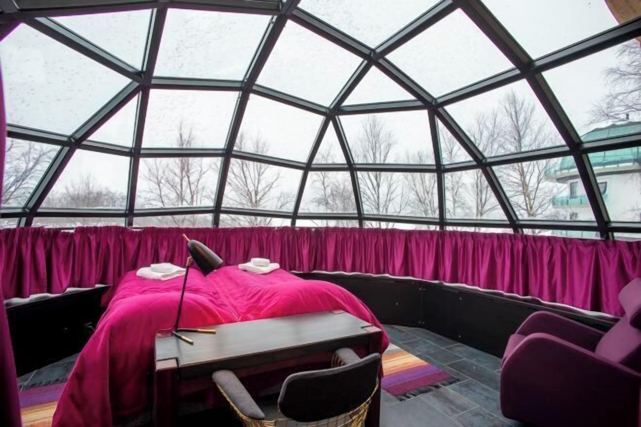 獨特裝潢、布置獨特、書桌、筆電工作空間