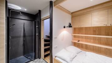 5 Schlafzimmer, Bügeleisen/Bügelbrett, kostenloses WLAN