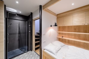 5 Schlafzimmer, Bügeleisen/Bügelbrett, kostenloses WLAN