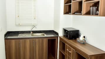 Mini-Kühlschrank, Wasserkocher