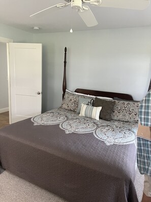 3 chambres, fer et planche à repasser, Wi-Fi, draps fournis