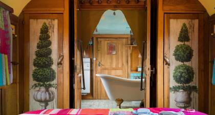 Magnifique Roulotte BohĂšme 1930