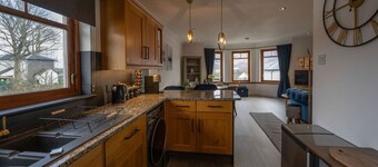 7 Canalside Apartment