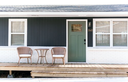 Cozy cottage close to downtown Hayesville