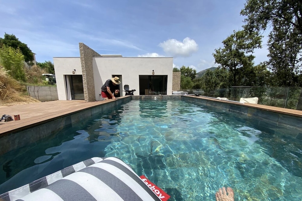 Villa D'architecte Avec Piscine, vue Imprenable !