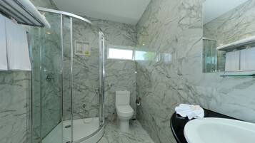 Free toiletries, bidet, towels