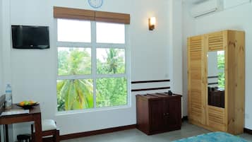 7 quartos, cofres nos quartos, ferros/tábuas de passar roupa