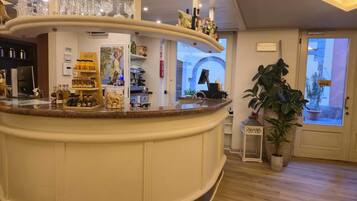 Bar (in der Unterkunft)