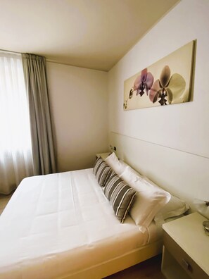 Basic Double or Twin Room | View from room - Hotel Alle Porte (Riva del Garda)