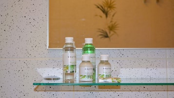Ducha, artículos de tocador gratuitos, secador de pelo, bidet