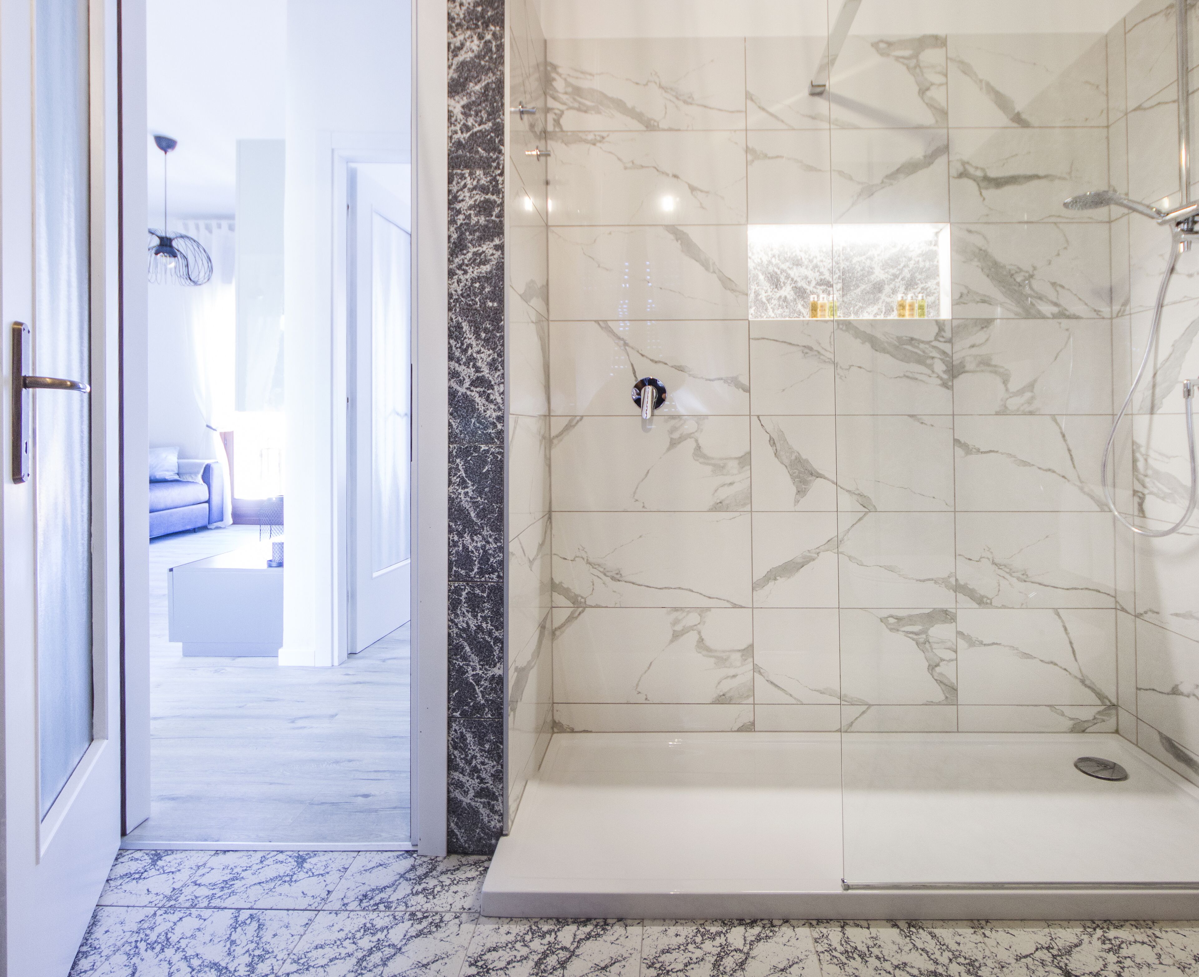 Modern newly renovated apartment near Como