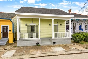 Exterior detail - Cozy Creole Cottage (New Orleans)