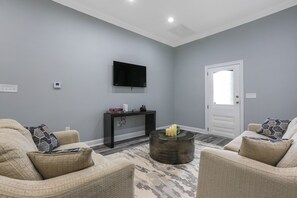 Interior - Cozy Creole Cottage (New Orleans)