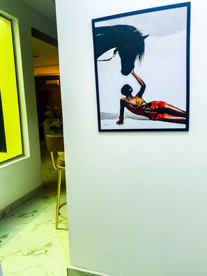 Apartment | Interior - Impeccable 2-bed Apartment in Lekki With Snooker (Lekki)