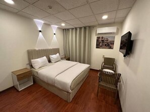 Deluxe Studio Suite, Private Bathroom | Free minibar items, blackout drapes, soundproofing, free WiFi - EGY DAYS HOTEL (Cairo)