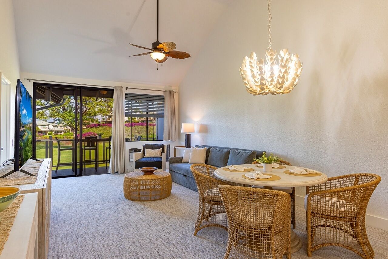 Condo, 2 Bedrooms | Living area