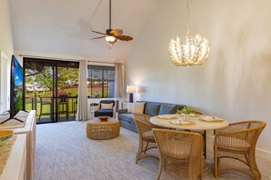 Condo, 2 Bedrooms | Living area