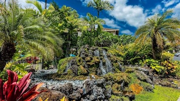Condo, 2 Bedrooms | Property grounds