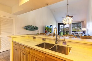 Condo, 2 Bedrooms | Private kitchen