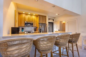 Condo, 2 Bedrooms | Private kitchen