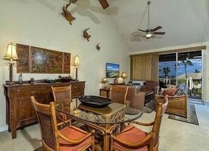 Condo, 2 Bedrooms | Living area