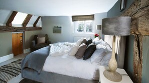 6 bedrooms, desk, iron/ironing board, WiFi - Luxury country home in the South Downs, near Petworth - Lickfold Manor (Lickfold)