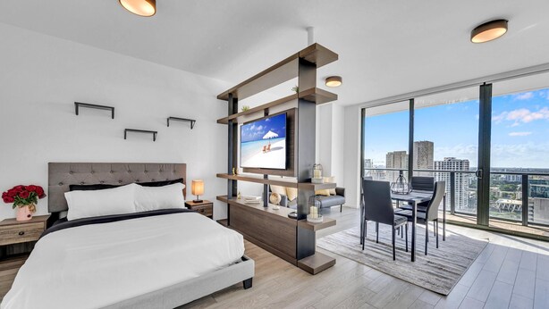 Luxury Studio | Premium bedding, down comforters, memory foam beds, iron/ironing board - Miami Panorama Apartment - City view  (Miami)