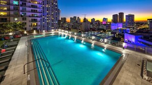 2 outdoor pools - Miami Panorama Apartment - City view  (Miami)