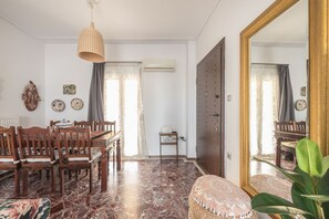Dining - WEST ATHENS APARTMENT (Πετρούπολη)