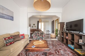 Living area - WEST ATHENS APARTMENT (Πετρούπολη)