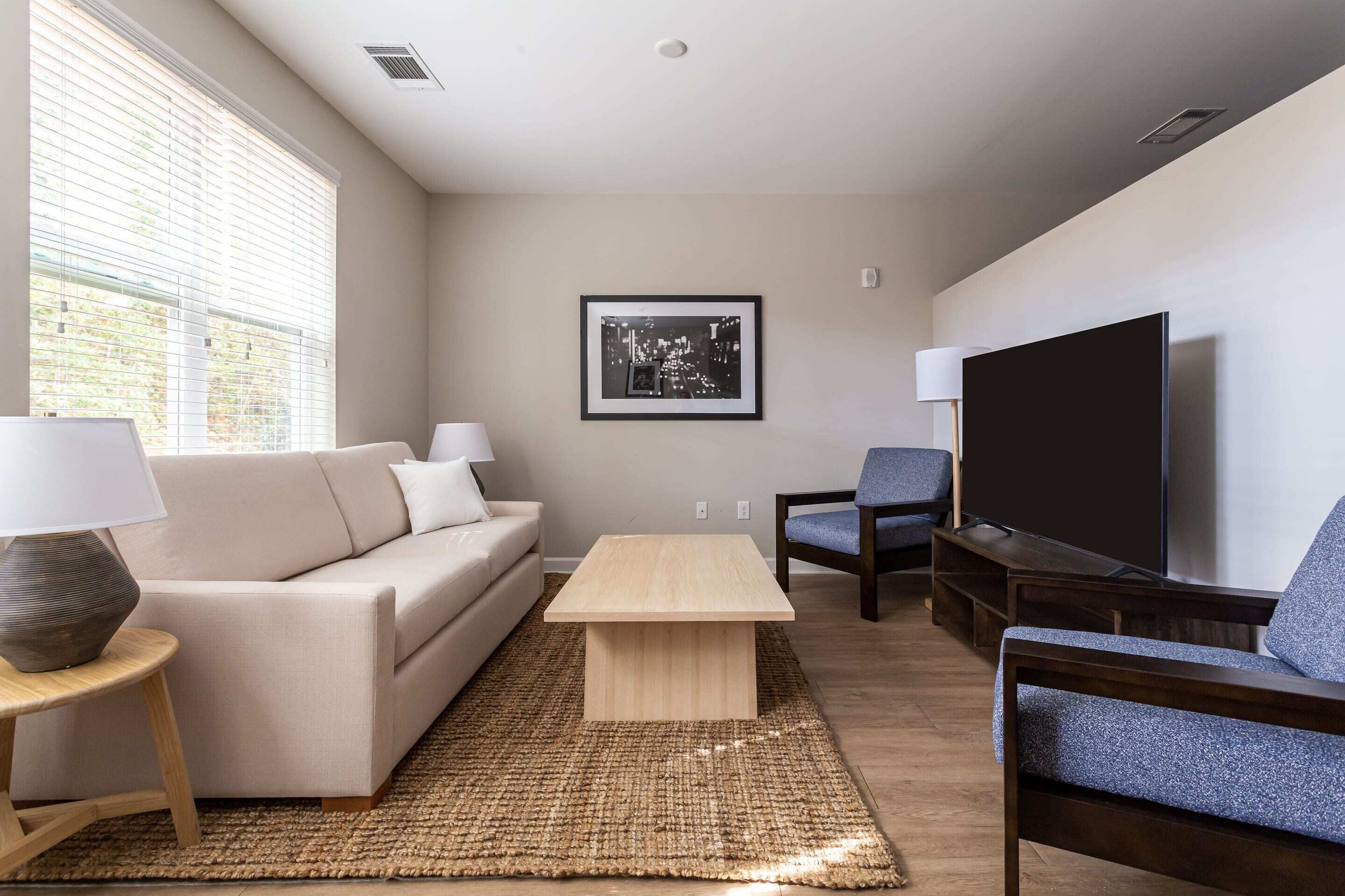 Kasa | Enjoy FreeMoreWest Neighborhood | Charlotte