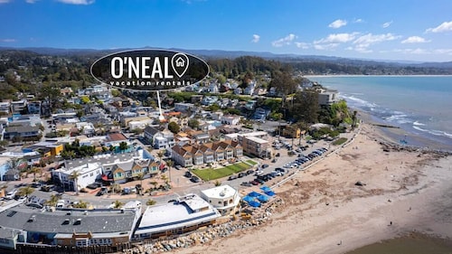 Capitola Village Retreat with Garage!