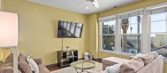 Capitola Village Retreat with Garage!