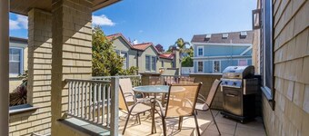 Capitola Village Retreat with Garage!