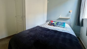 1 bedroom, in-room safe, desk, travel crib