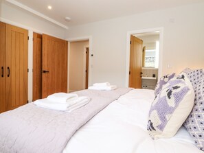 3 bedrooms, individually decorated, individually furnished, free WiFi - Adas Hideaway (Kendal)