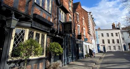 Superbly Located Handsome Georgian Townhouse - Pass the Keys