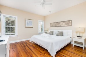 5 bedrooms, iron/ironing board, Internet, bed sheets - Spacious 5-Bedroom Beach House with Stunning Views & Rooftop Deck (Folly Beach)