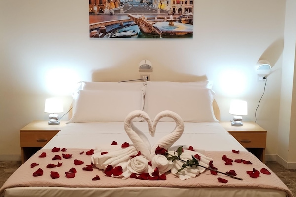 Standaard tweepersoonskamer | Babybedden (toeslag), gratis wifi, beddengoed