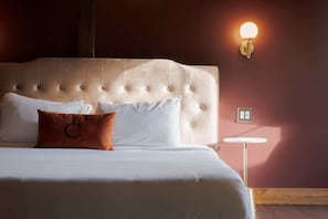 1 bedroom, iron/ironing board, WiFi, bed sheets - Sunset on Broadway Suite 205 at The Chandler Hotel (Madison)