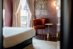 1 bedroom, iron/ironing board, WiFi, bed sheets - Sunset on Broadway Suite 205 at The Chandler Hotel (Madison)