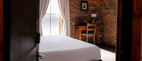1 chambre, literie de qualité supérieure, bureau